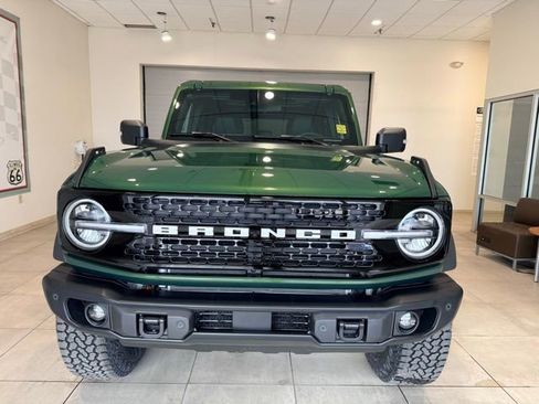 New 2025 Ford Bronco Badlands image 2