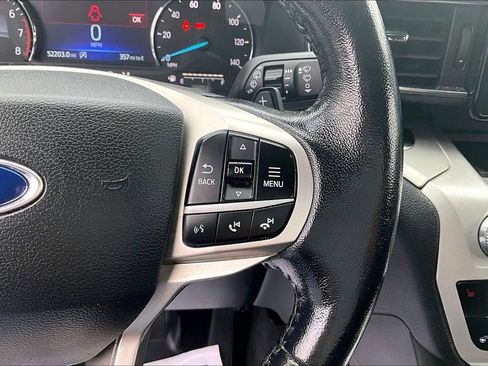 Used 2021 Ford Explorer XLT AWD/4WD image 18