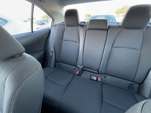 Used 2025 Toyota Corolla LE image 38