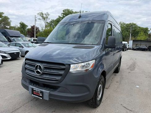 Used 2019 Mercedes-Benz Sprinter 144 image 2