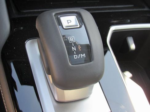 New 2025 Mitsubishi Outlander SE image 21