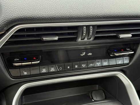 Used 2024 MAZDA CX-90 Plug-In Hybrid w/ Premium Pkg image 17