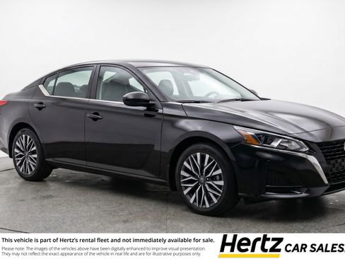 Used 2025 Nissan Altima 2.5 SV FWD image 1