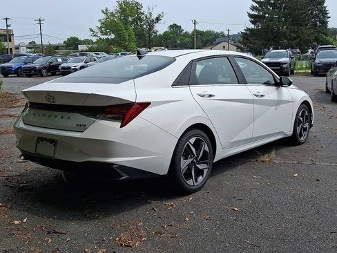 Used 2023 Hyundai Elantra Limited w/ Cargo Package FWD image 8