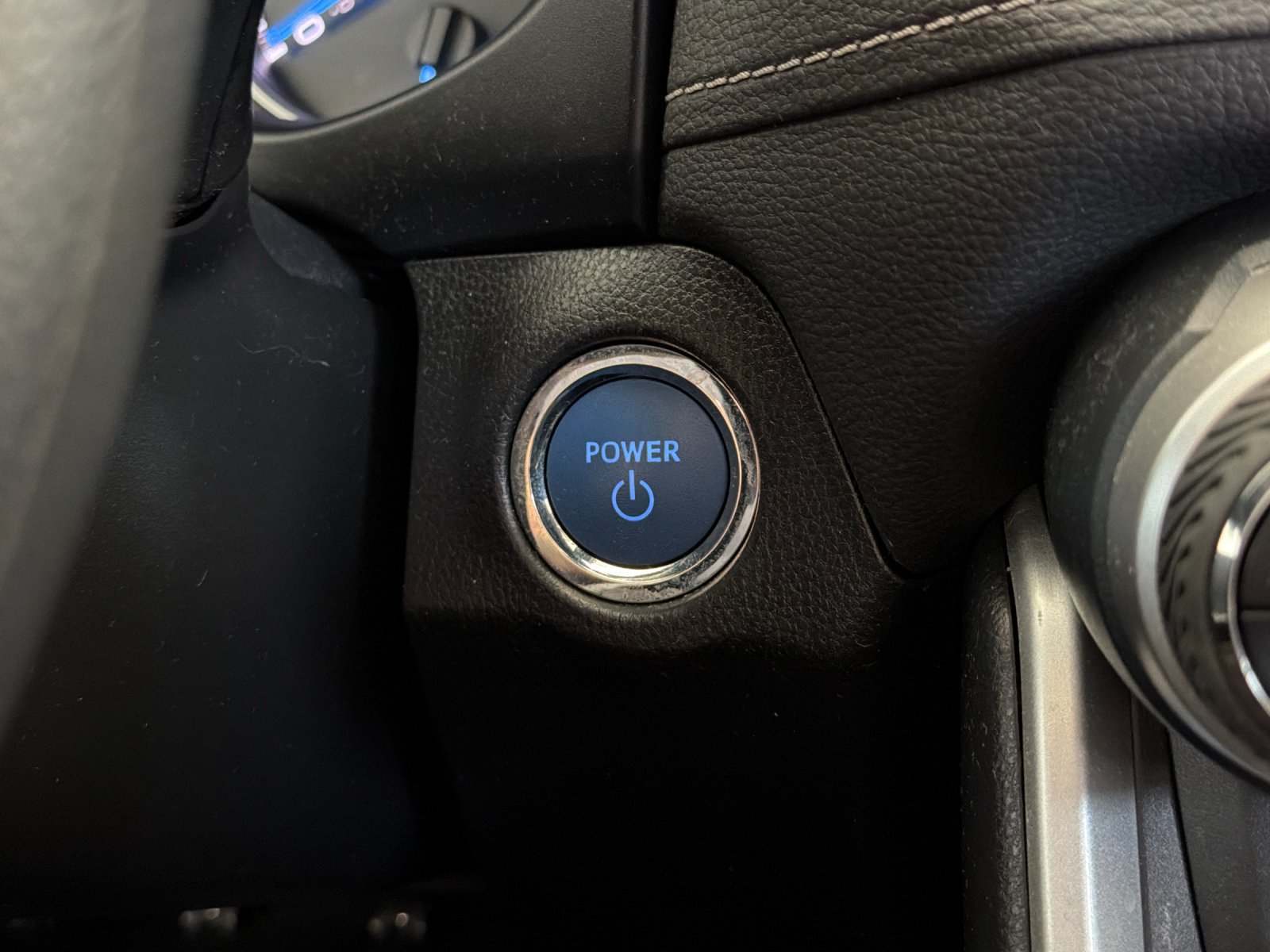 Used 2021 Toyota RAV4 XLE w/ Carpet Mat Package (TMS) AWD/4WD image 20