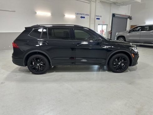 Certified 2024 Volkswagen Tiguan SE R-Line image 10