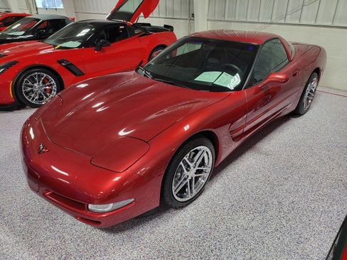 Used 2002 Chevrolet Corvette Coupe w/ Preferred Equipment Group2 image 2