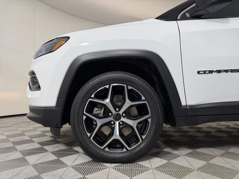 Used 2025 Jeep Compass Limited AWD/4WD image 10