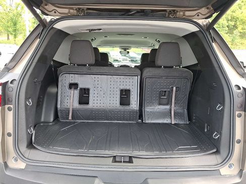 Used 2020 Chevrolet Traverse LT w/ LPO, Floor Liner Package AWD/4WD image 28