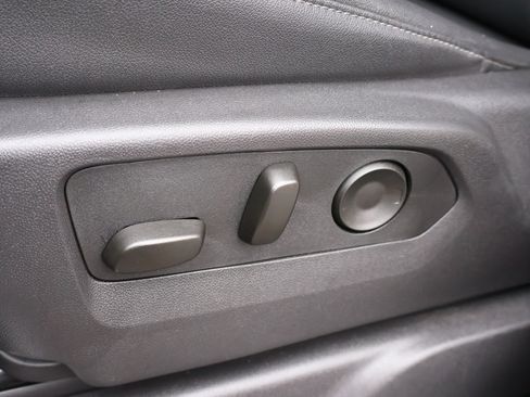 Used 2025 GMC Sierra 1500 SLT w/ SLT Premium Plus Package image 12