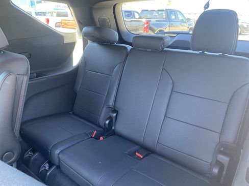 Used 2026 Chevrolet Traverse LT AWD/4WD image 15