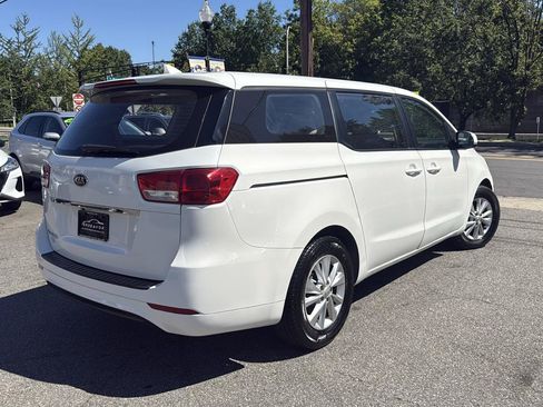 Used 2018 Kia Sedona L FWD image 6