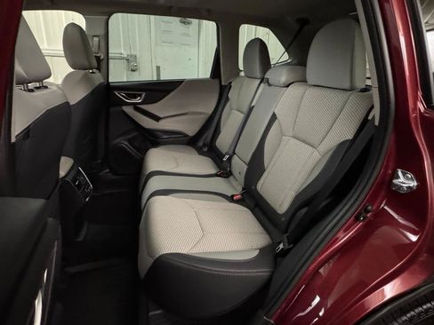 Used 2024 Subaru Forester Premium AWD/4WD image 5
