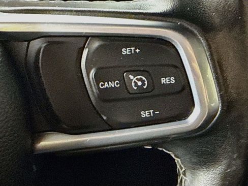 Used 2021 Jeep Wrangler Unlimited Sahara AWD/4WD image 12