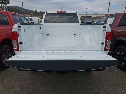 Used 2024 RAM 2500 Tradesman w/ Chrome Appearance Group image 29