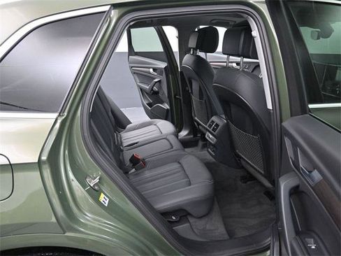 Used 2023 Audi Q5 2.0T Premium w/ Convenience Package image 33