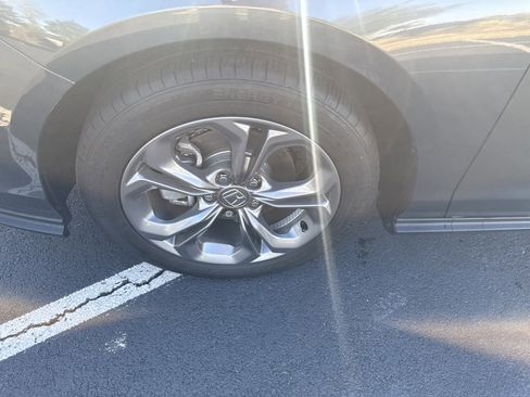 Used 2023 Honda Accord EX image 9