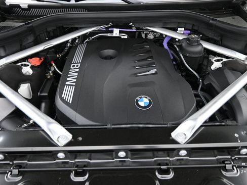 New 2026 BMW X7 xDrive40i w/ M Sport Package image 23