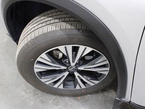 Used 2022 Nissan Rogue SV image 42