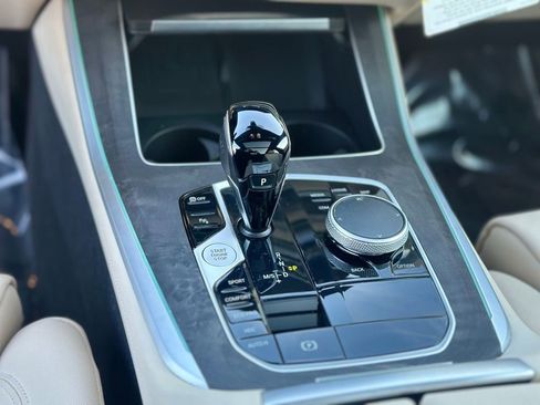 Used 2022 BMW X5 xDrive40i w/ Premium Package image 16