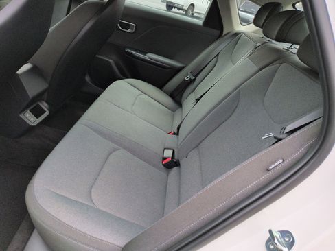 Used 2025 Kia K4 FWD image 29