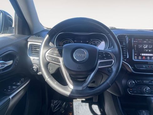 Used 2020 Jeep Cherokee Limited image 12