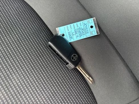 Used 2022 Toyota RAV4 LE FWD image 29