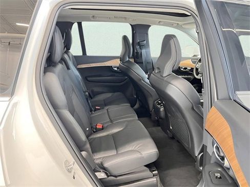 Used 2024 Volvo XC90 B5 Plus image 14