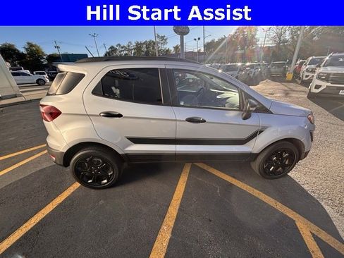 Used 2022 Ford EcoSport SES image 10