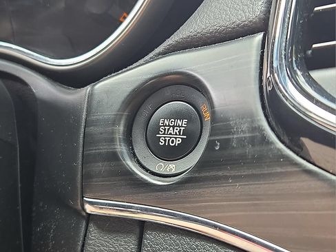Used 2019 Jeep Grand Cherokee Limited AWD/4WD image 24
