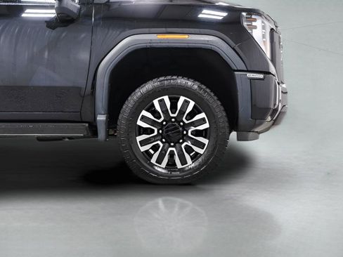 Used 2025 GMC Sierra 2500 Denali Ultimate AWD/4WD image 7