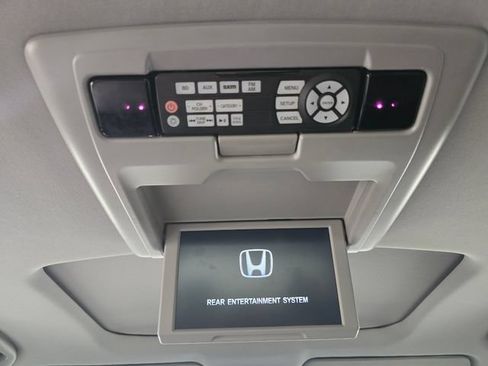 Used 2018 Honda Pilot Touring image 18