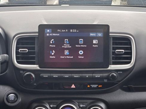 Used 2025 Hyundai Venue SEL FWD image 18