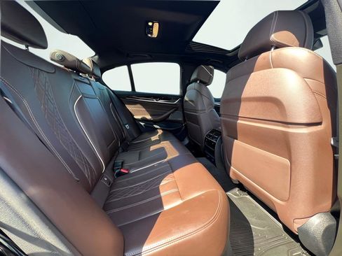 Used 2018 BMW M550i xDrive AWD/4WD image 25