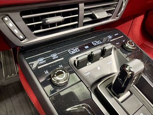 Certified 2025 Porsche 911 Targa 4 GTS AWD/4WD image 17