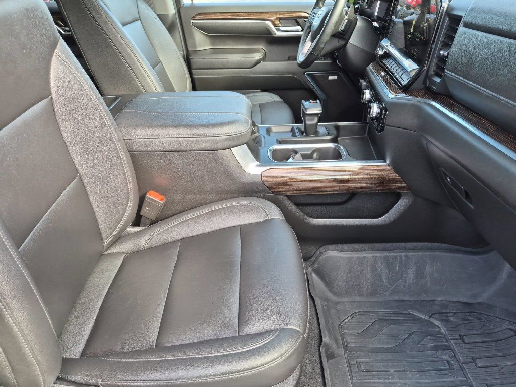 Used 2023 GMC Sierra 1500 Elevation w/ Elevation Premium Package AWD/4WD image 31