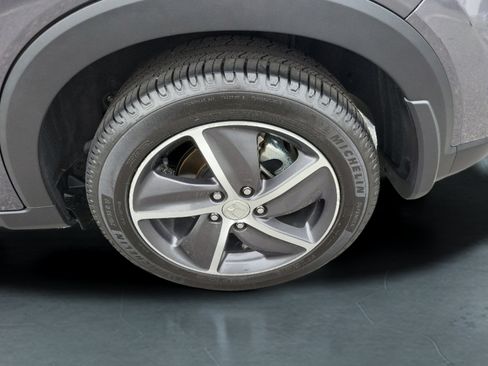 Certified 2022 Honda HR-V EX-L image 9