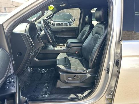 Used 2018 Ford Expedition Max Limited RWD image 18