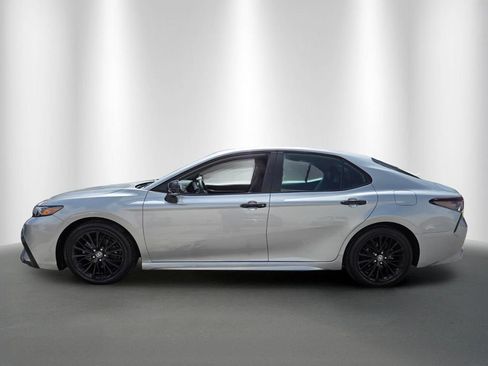 Used 2022 Toyota Camry SE w/ Convenience Package FWD image 6