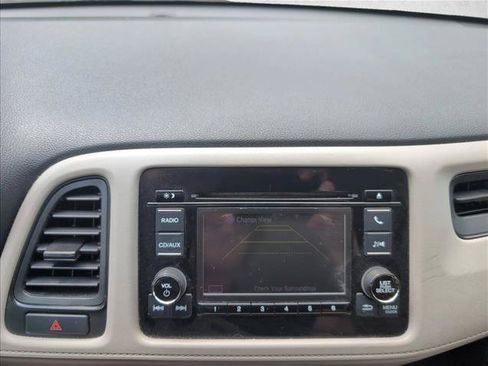 Used 2017 Honda HR-V LX image 12