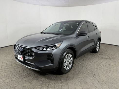 Certified 2023 Ford Escape Active AWD/4WD image 3