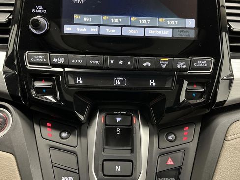 Used 2018 Honda Odyssey EX-L image 19