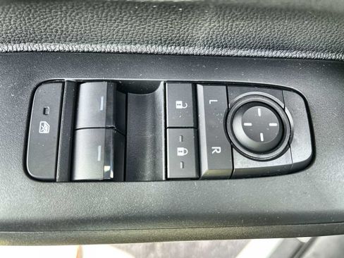 Used 2024 Toyota Tacoma SR5 RWD image 15