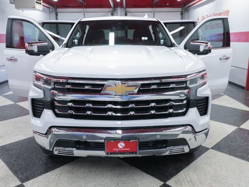 Used 2023 Chevrolet Silverado 1500 LTZ w/ LTZ Convenience Package II AWD/4WD image 26