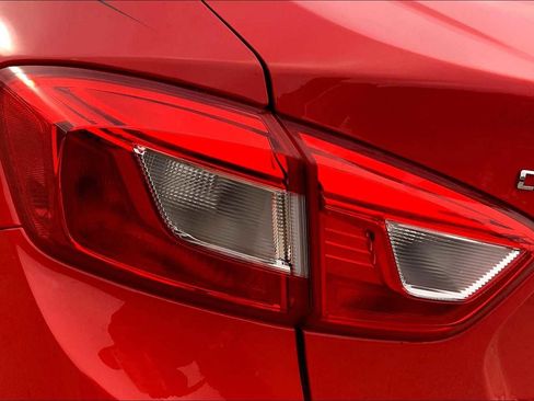 Used 2016 Chevrolet Cruze LT image 30