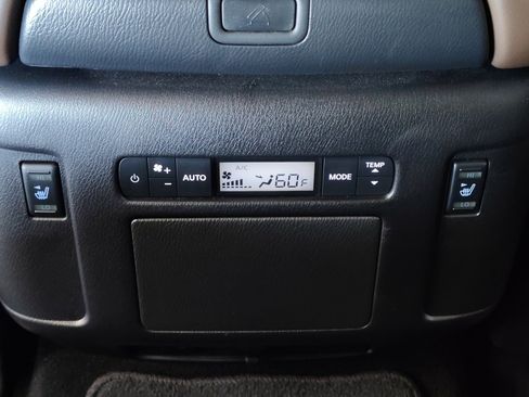 Used 2024 Nissan Armada Platinum w/ Captain's Chairs Package RWD image 36