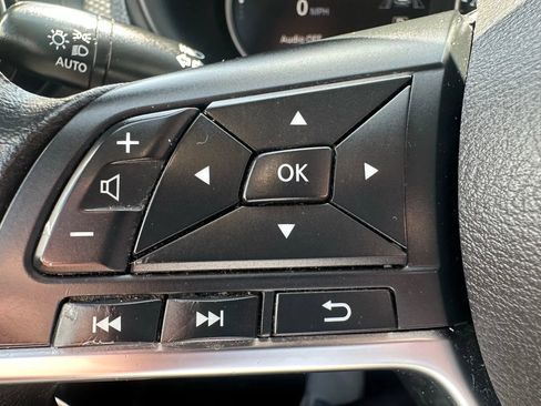 Used 2020 Nissan Kicks SV image 12