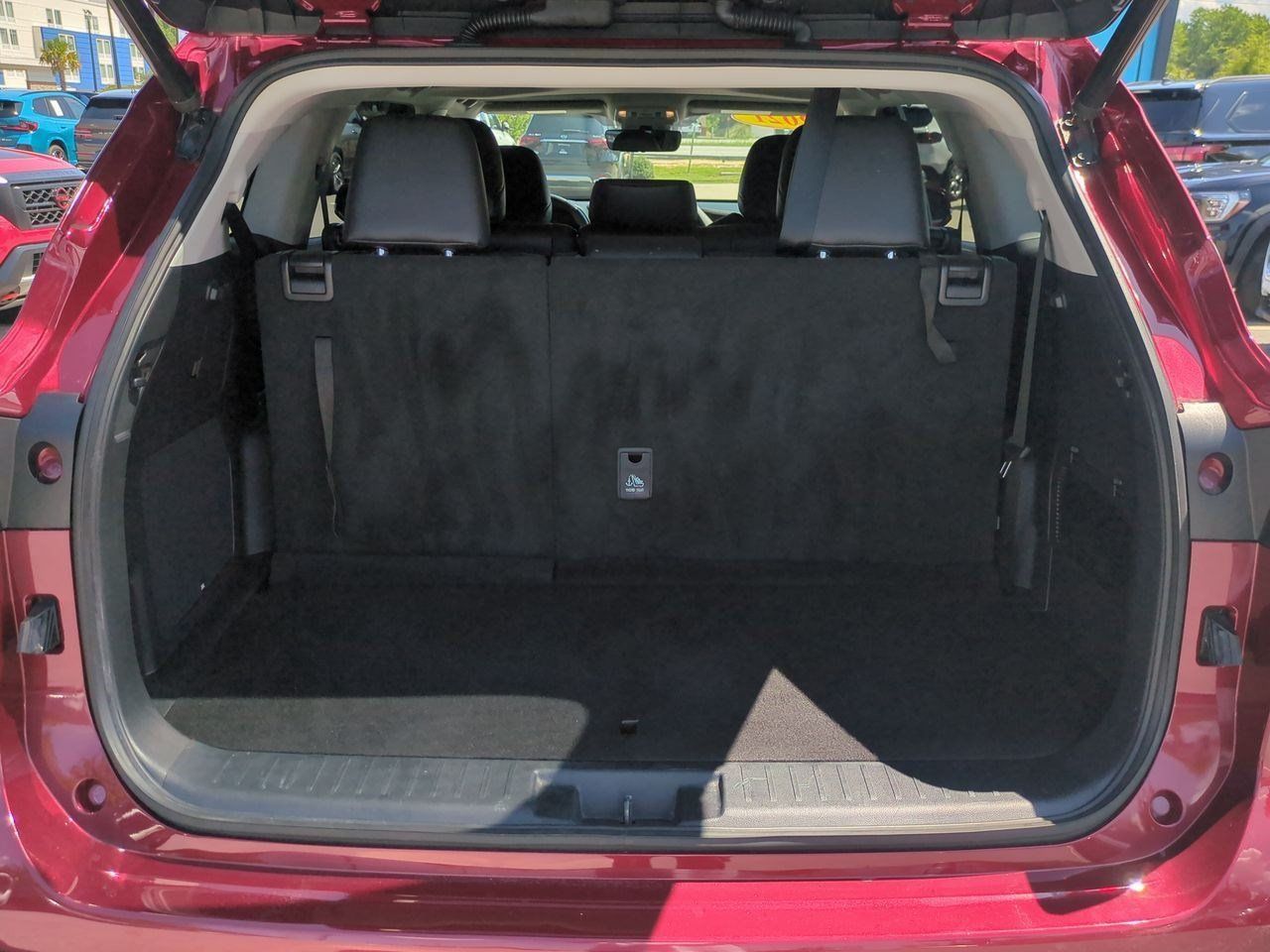 Used 2021 Toyota Highlander Limited FWD image 35