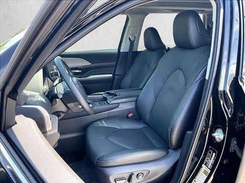 Used 2026 Toyota Grand Highlander FWD image 27