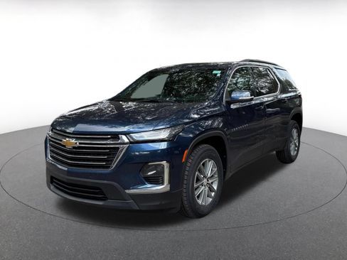 Used 2023 Chevrolet Traverse LT FWD image 3